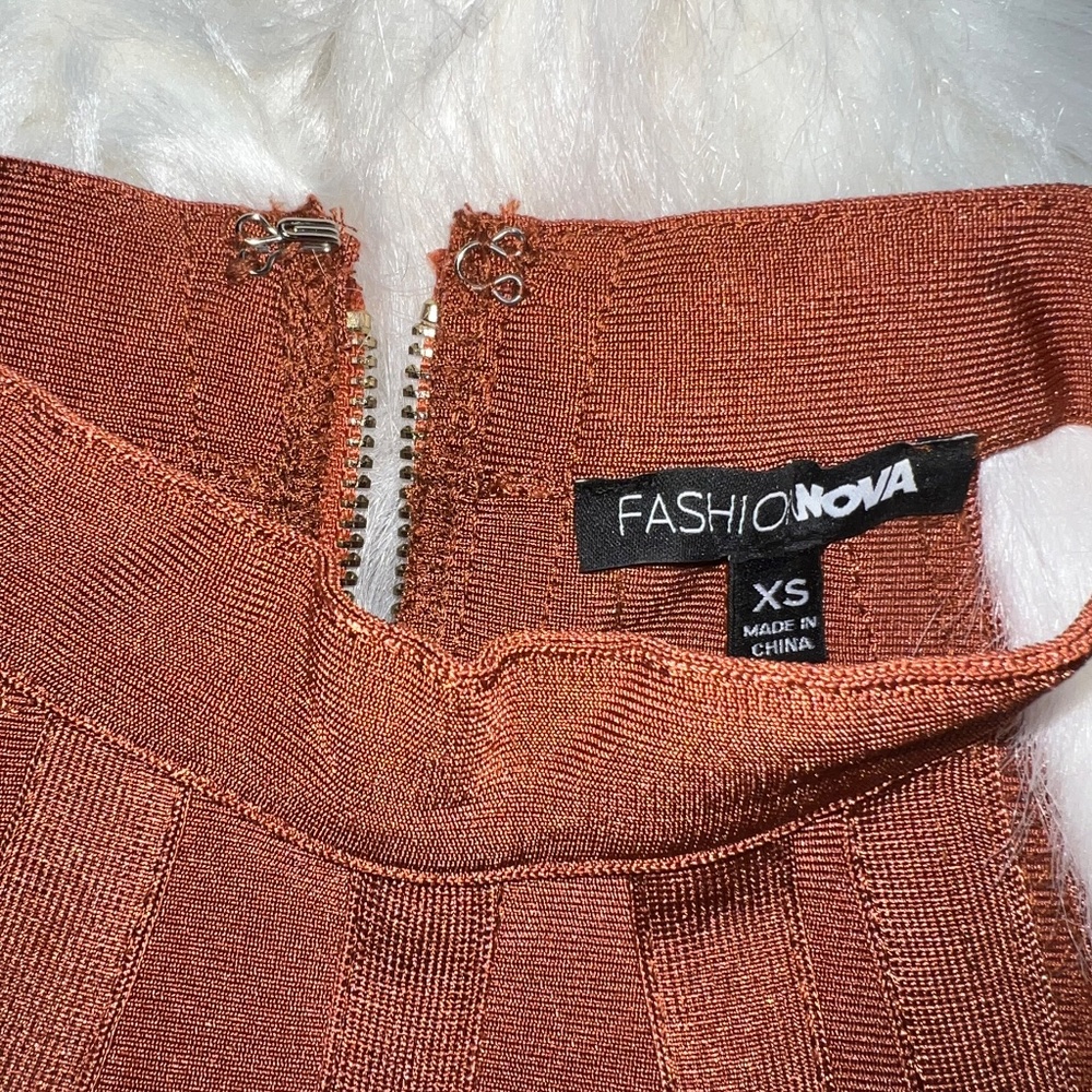 Dress - Picture 2 of 4